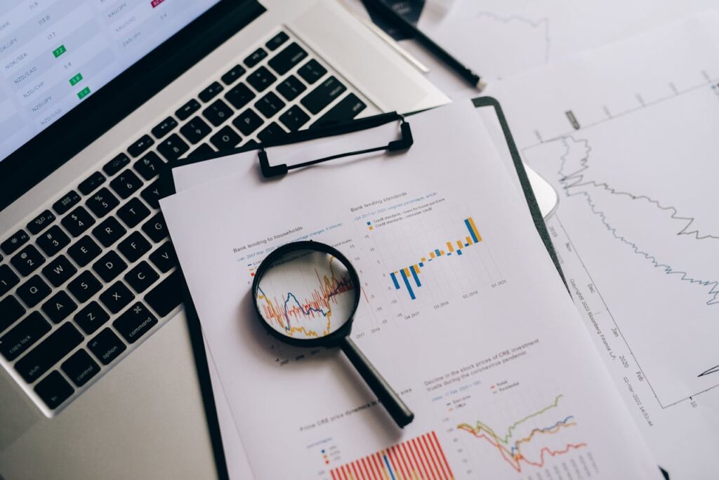 Documentation with statistics and a magnifying glass